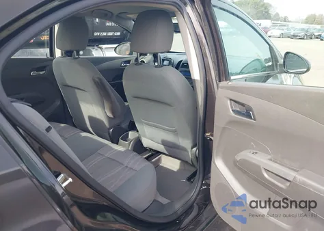 2015 Chevrolet Sonic Lt Auto z USA, uszkodzony, nr VIN 1G1JC5SH1F4125031